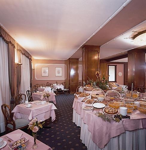 Hotel Regina Olga Lake Como Buitenkant foto